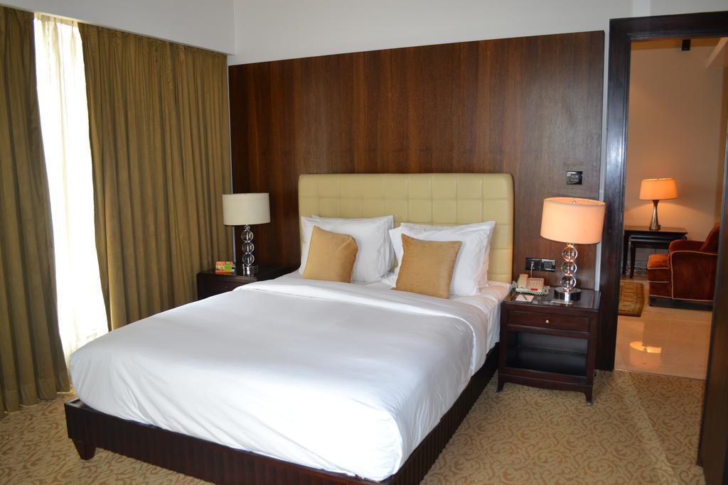Oakwood Premier Prestige Bangalore Exterior photo