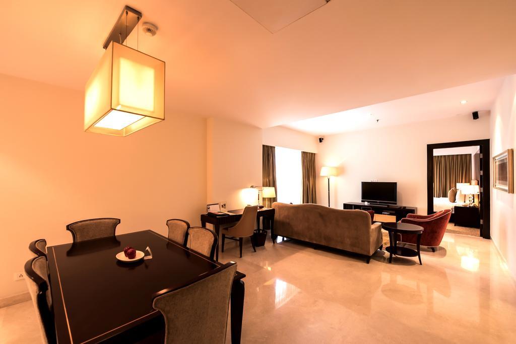 Oakwood Premier Prestige Bangalore Exterior photo